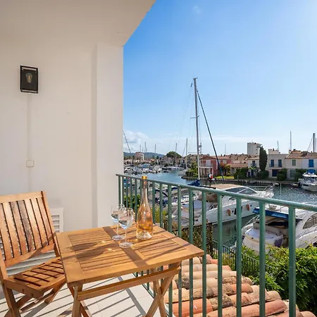Renove Avec Vue Grimaud
