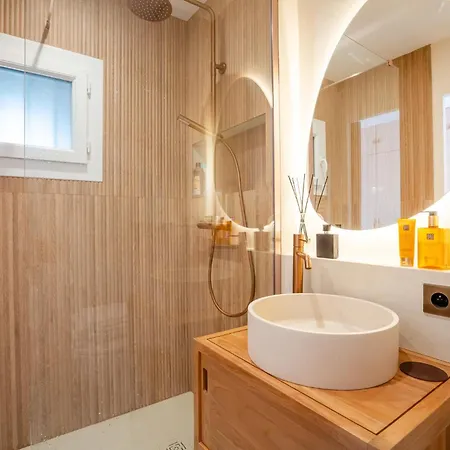 Renove Avec Vue Grimaud